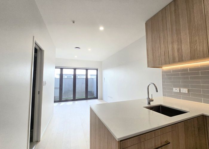  at 106/124 Taylors Road, Mount Albert, Auckland City, Auckland