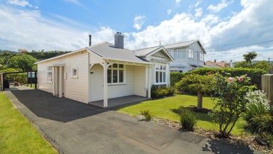  at 206 Surrey Street, Saint Clair, Dunedin