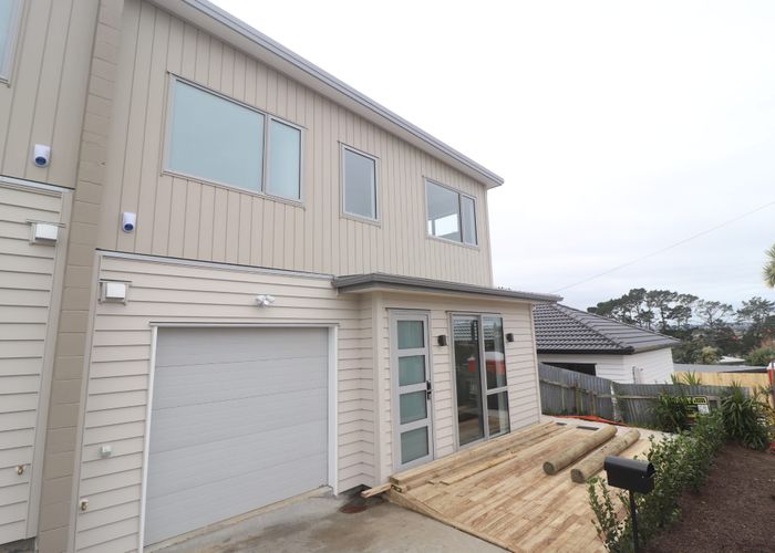  at 2B Crystal Avenue, Te Atatu South, Waitakere City, Auckland