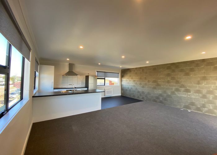  at 2/30 May Street, Hamilton East, Hamilton