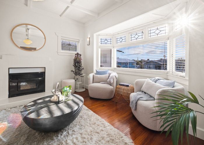  at 7 Pasadena Avenue, Point Chevalier, Auckland