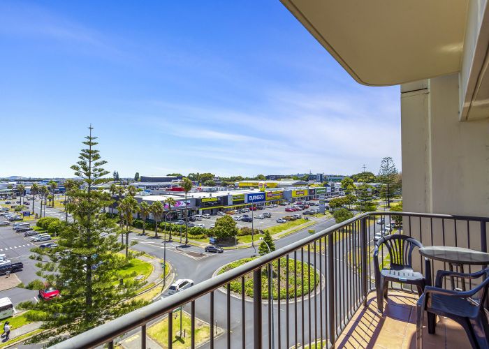  at 5E/18 Ronwood Avenue, City Centre, Manukau City, Auckland