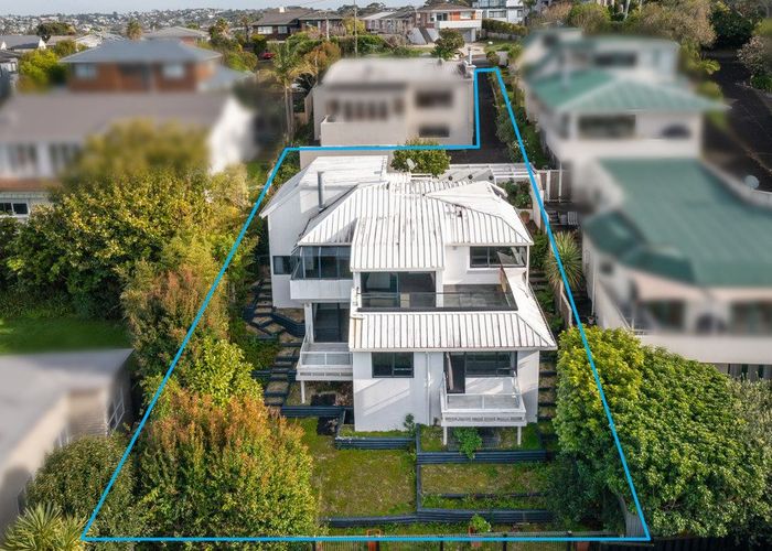  at 2/173 East Coast Road, Castor Bay, North Shore City, Auckland