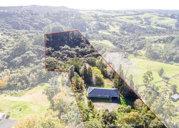  at 8 Duffy Road, Waitākere, Auckland