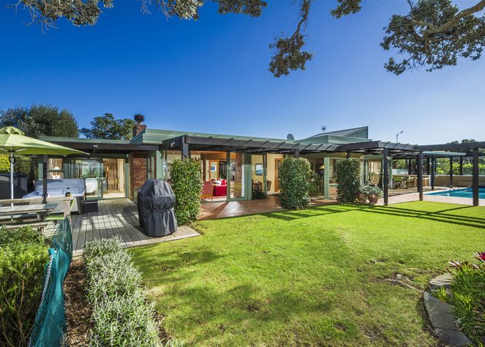  at 275 Beach Road, Campbells Bay, Auckland