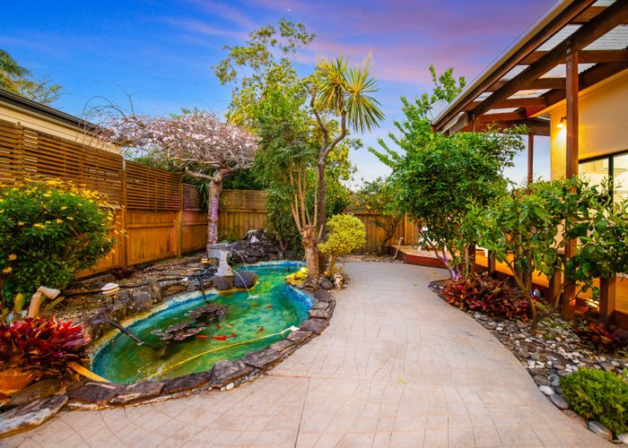  at 5 Mark Edward Drive, Half Moon Bay, Auckland