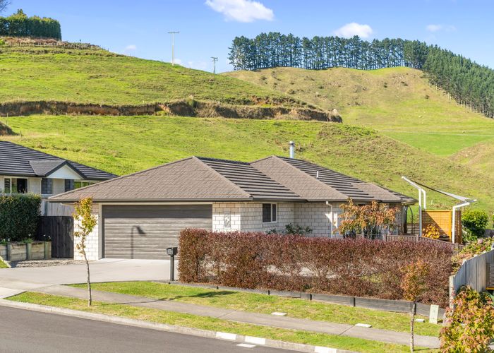  at 240 Ballintoy Park Drive, Welcome Bay, Tauranga