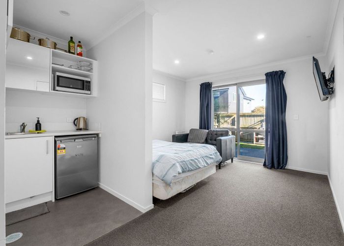  at 33 Sandleigh Road, Hamilton Lake, Hamilton, Waikato