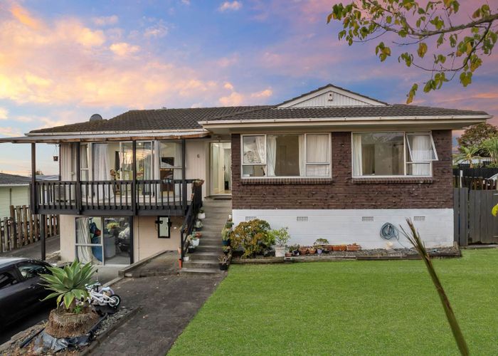  at 6 Courant Place, Clover Park, Auckland