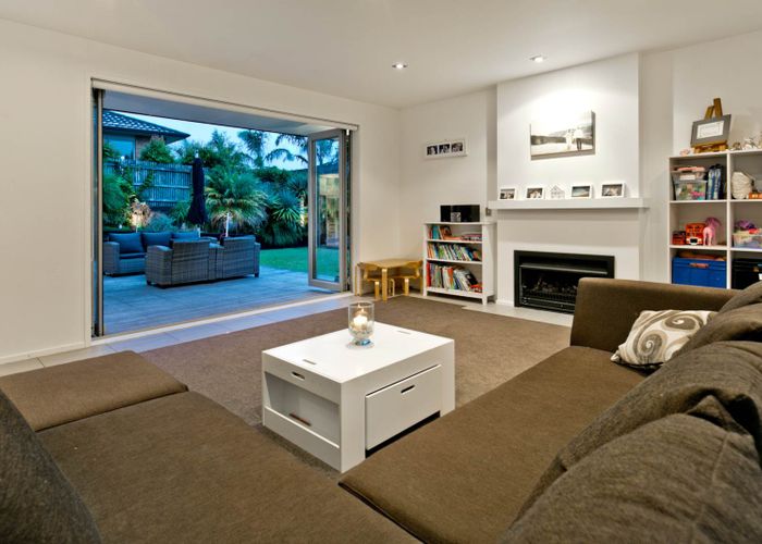  at 33 Kittiwake Drive, Schnapper Rock, Auckland