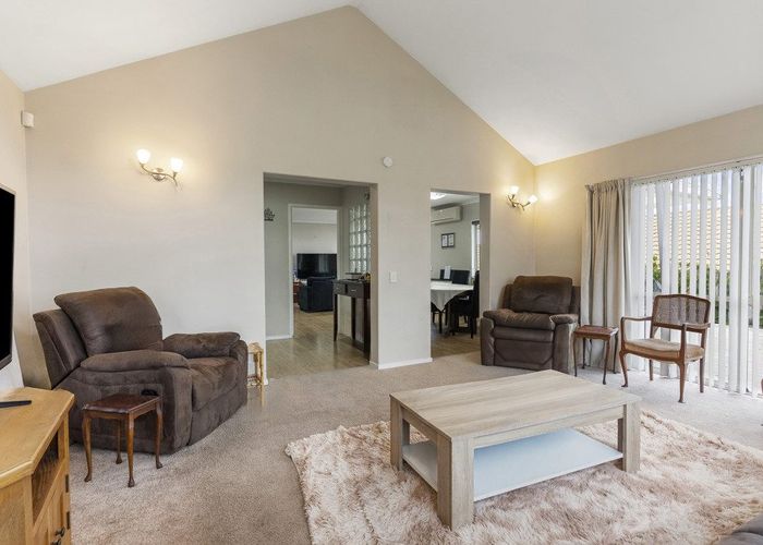  at 24 Corta Bella Place, Golflands, Manukau City, Auckland