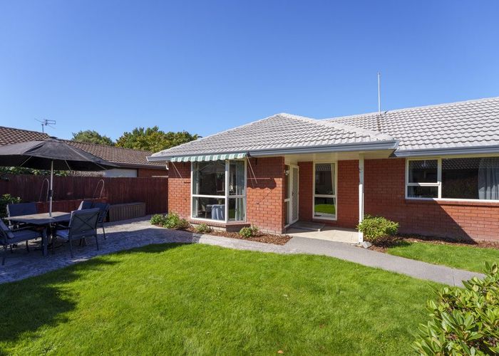  at 2/37 Tivoli Place, Bishopdale, Christchurch City, Canterbury