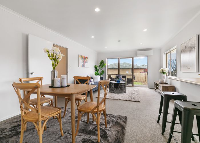  at 9 Neesons Way, Glendene, Auckland