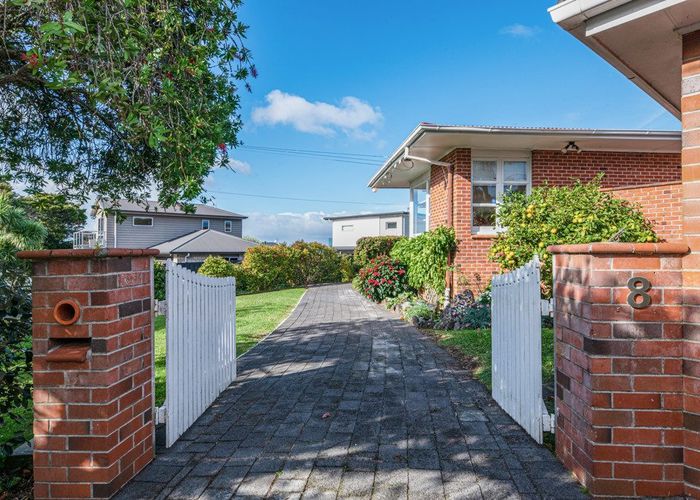  at 8 Ava Avenue, Titirangi, Auckland