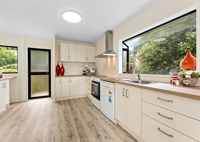  at 2/16 Kupari Place, Totara Vale, North Shore City, Auckland