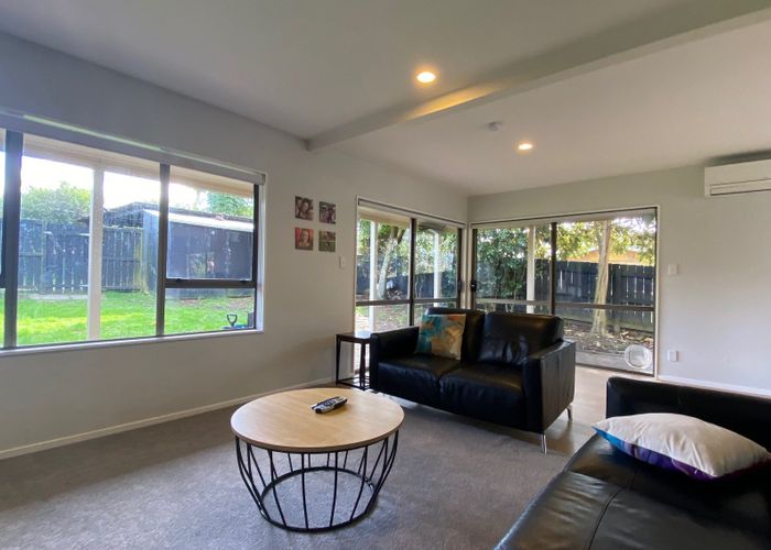  at 1/36 Cresta Avenue, Beach Haven, Auckland