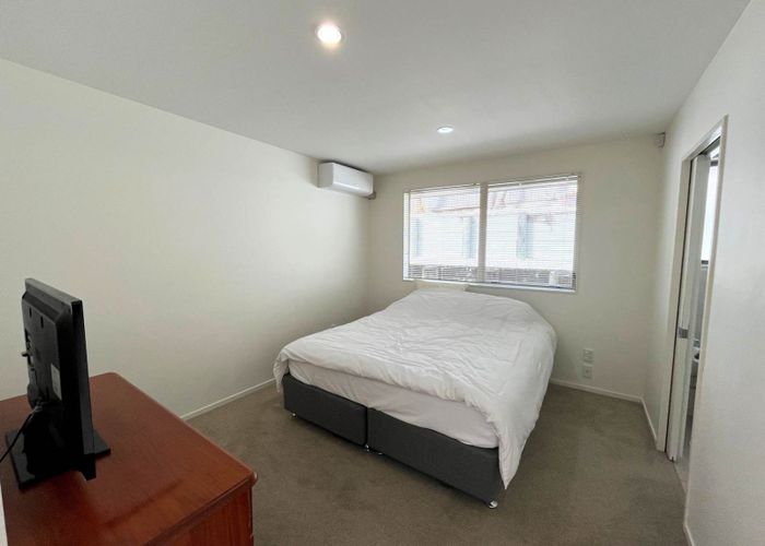  at 15 Chesterton Terrace, Henderson, Waitakere City, Auckland