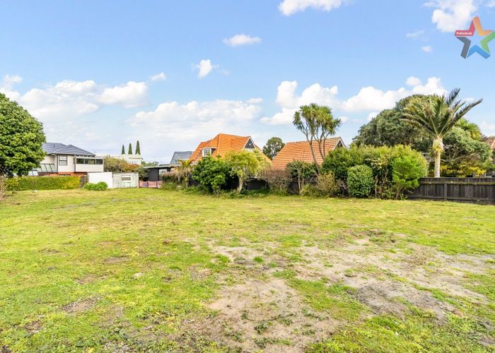  at 8 Maire Street, Woburn, Lower Hutt