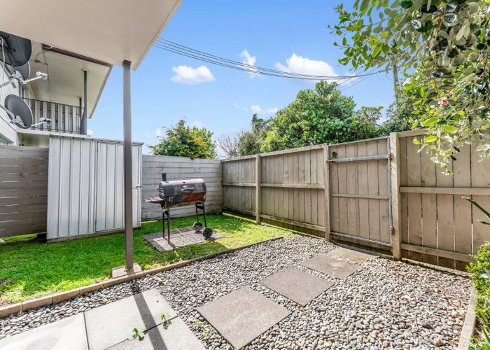  at 4/68 Ferndale Road, Mount Wellington, Auckland