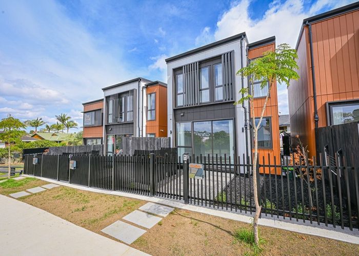  at 89C Whitford Road, Botany Downs, Manukau City, Auckland