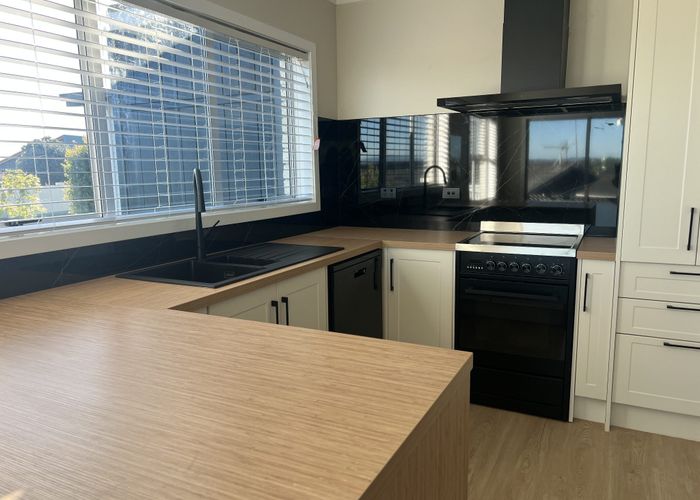  at 33a Russleigh Drive, Dinsdale, Hamilton, Waikato