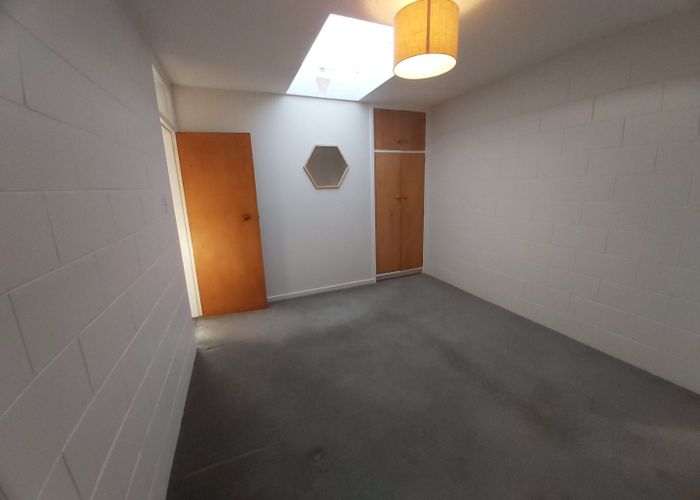  at 2/8 Straven Road, Riccarton, Christchurch City, Canterbury