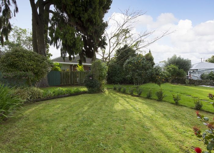  at 2/0 Asquith Avenue, Mount Albert, Auckland