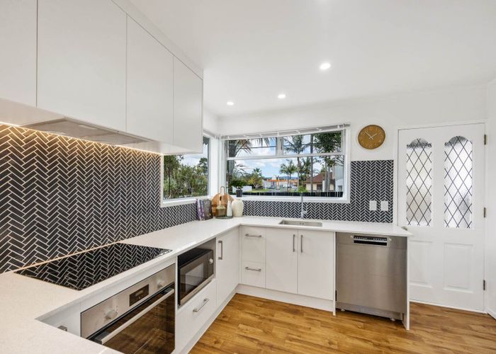  at 1/10 Frank Evans Place, Henderson, Waitakere City, Auckland