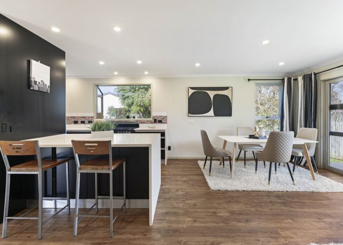  at 8 Suwyn Place, Weymouth, Manukau City, Auckland