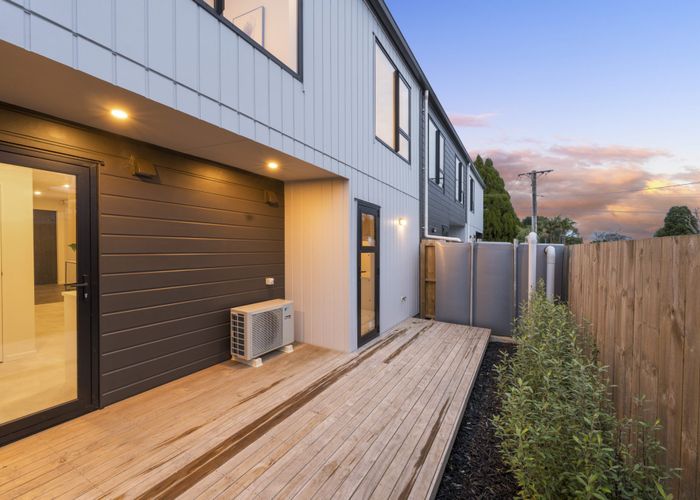  at Lot 9-12/27 Taikata Road, Te Atatu Peninsula, Waitakere City, Auckland