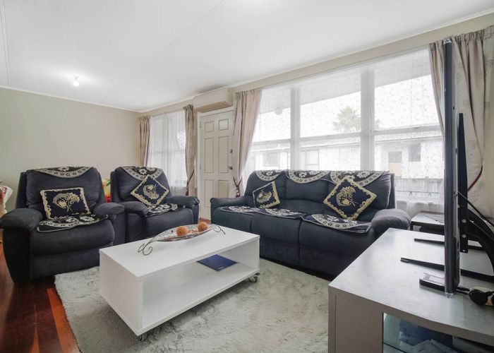  at 2/82 Portage Road, New Lynn, Auckland