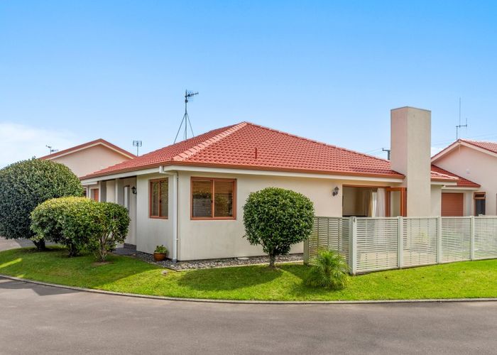  at 4/8 Cheyne Road, Pyes Pa, Tauranga