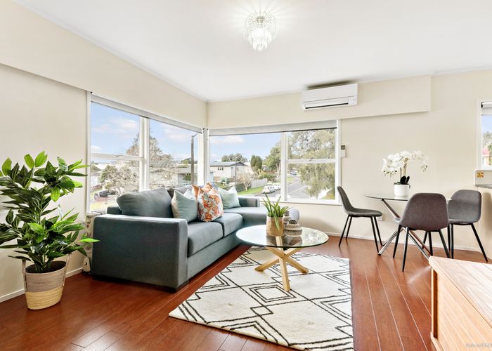  at 1/40 Diana Drive, Glenfield, Auckland