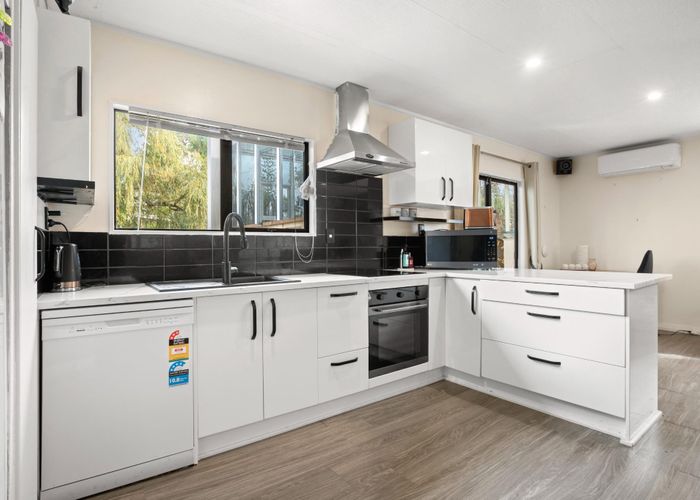  at 2/6 Makora Road, Massey, Waitakere City, Auckland