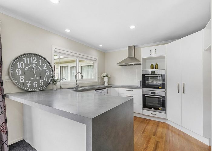  at 60 Airlie Road, Plimmerton, Porirua