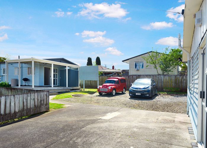  at 1/8 Devon Street, Te Atatu South, Waitakere City, Auckland
