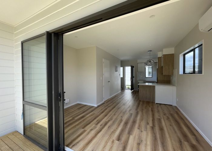  at 5/10 Newington Road, Henderson, Waitakere City, Auckland