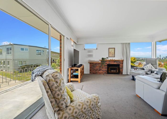  at 11 Marcel Place, Glenfield, Auckland