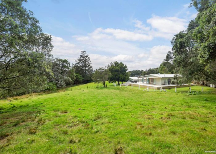  at 333 Huia Road, Titirangi, Waitakere City, Auckland