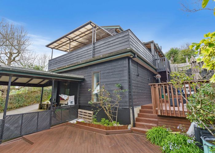  at 2/63 Raleigh Road, Northcote, Auckland