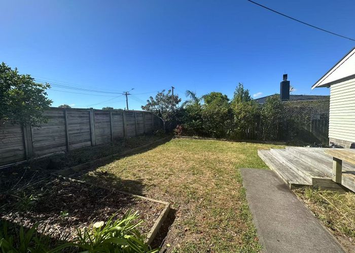  at 6 Raines Avenue, Forrest Hill, Auckland