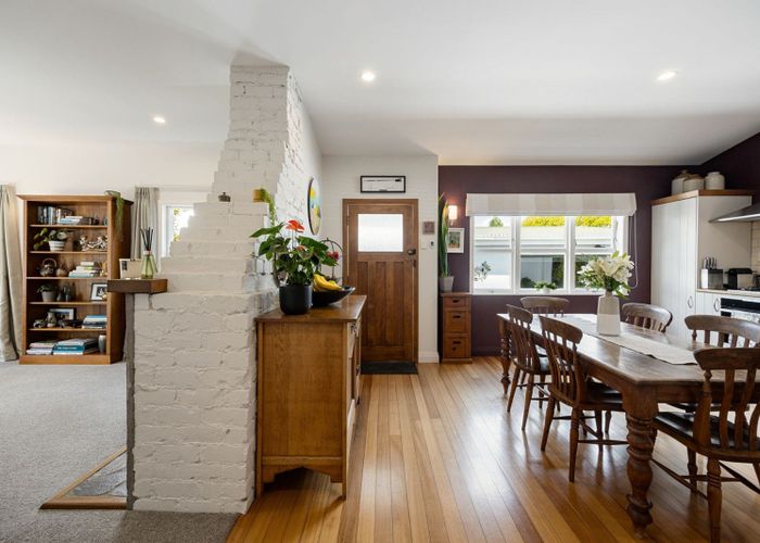  at 570 Grey Street, Hamilton East, Hamilton