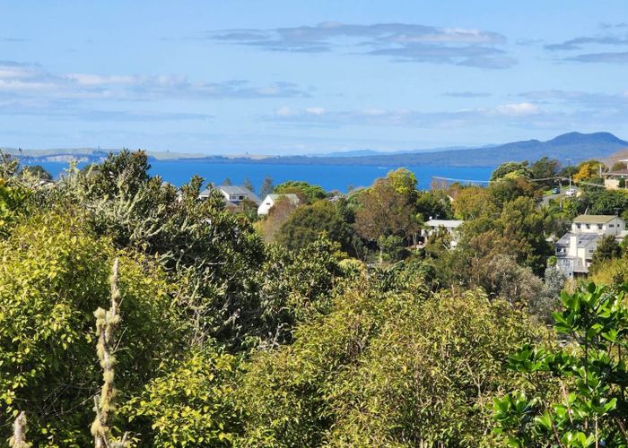  at 2/32 Moorgreen Terrace, Torbay, North Shore City, Auckland