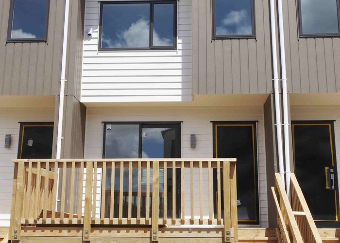  at 4/15 Rush Place, Mangere, Manukau City, Auckland