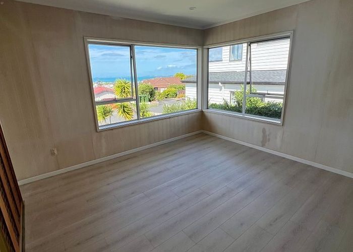  at 3 Robin Lane, Browns Bay, Auckland