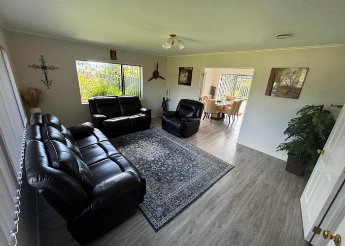  at 25 Moss Crescent, Takanini, Papakura, Auckland