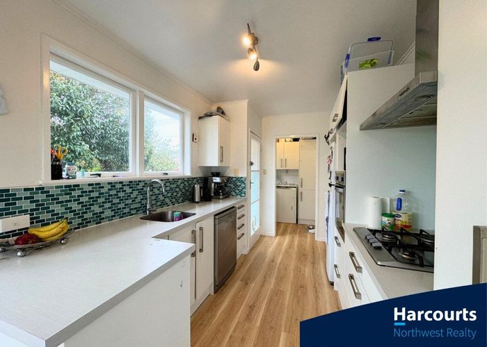  at 20 Edgerton Road, Te Atatu Peninsula, Waitakere City, Auckland