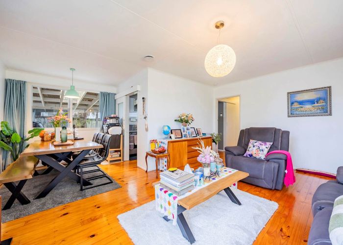  at 1/27 Raleigh Road, Northcote, Auckland