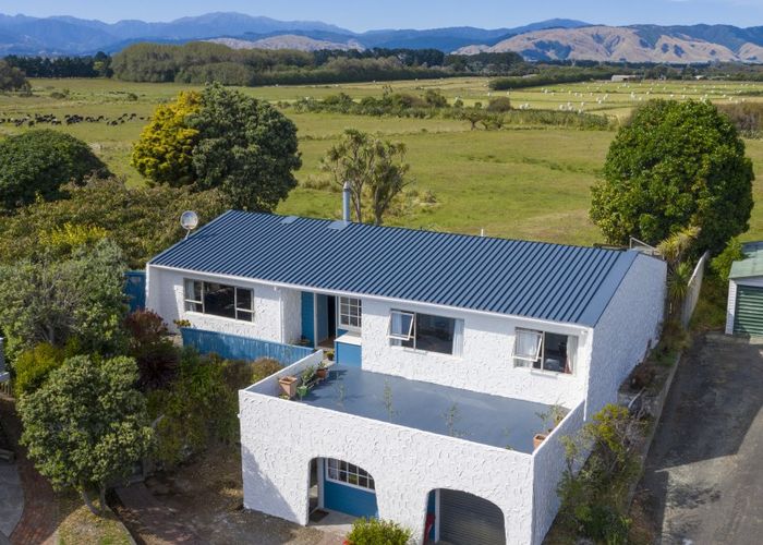  at 9 O'Rourke Place, Otaki Beach, Otaki
