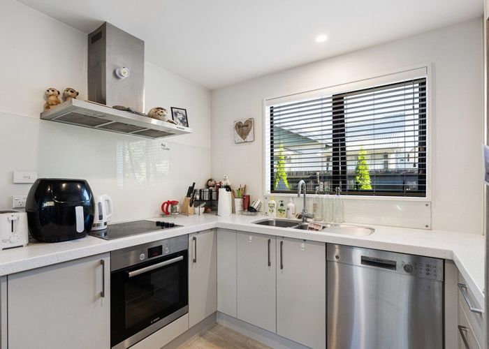  at 2/139 Stanmore Road, Linwood, Christchurch City, Canterbury